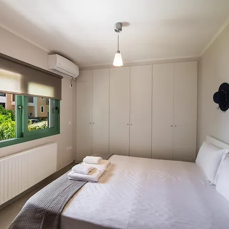 Apartment Irida *
