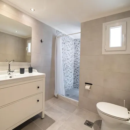 Irida Apartment *